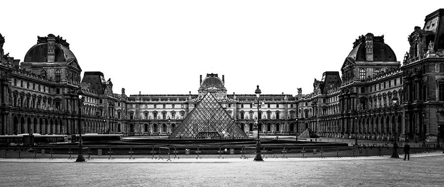 Luvro piramidė Paryžiuje
