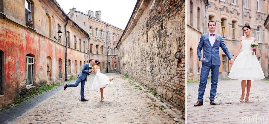 Būsimi jaunavedžiai fotografuojasi senoje gatvelėje Vilniuje