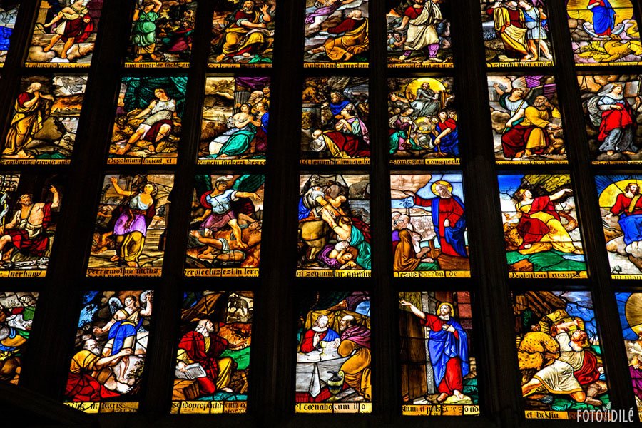 Duomo di Milano vitražas