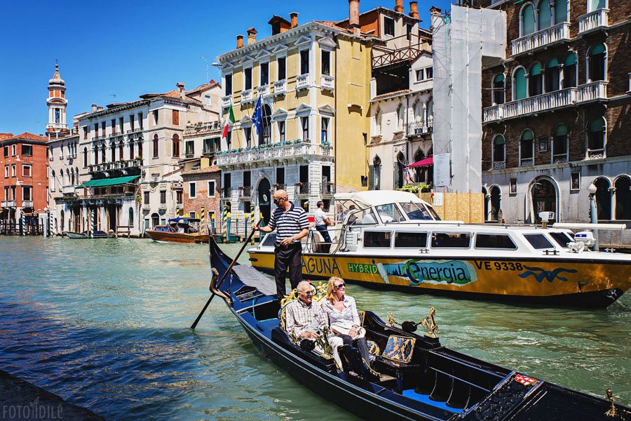 Poros fotosesija gondoloje Venecijoje