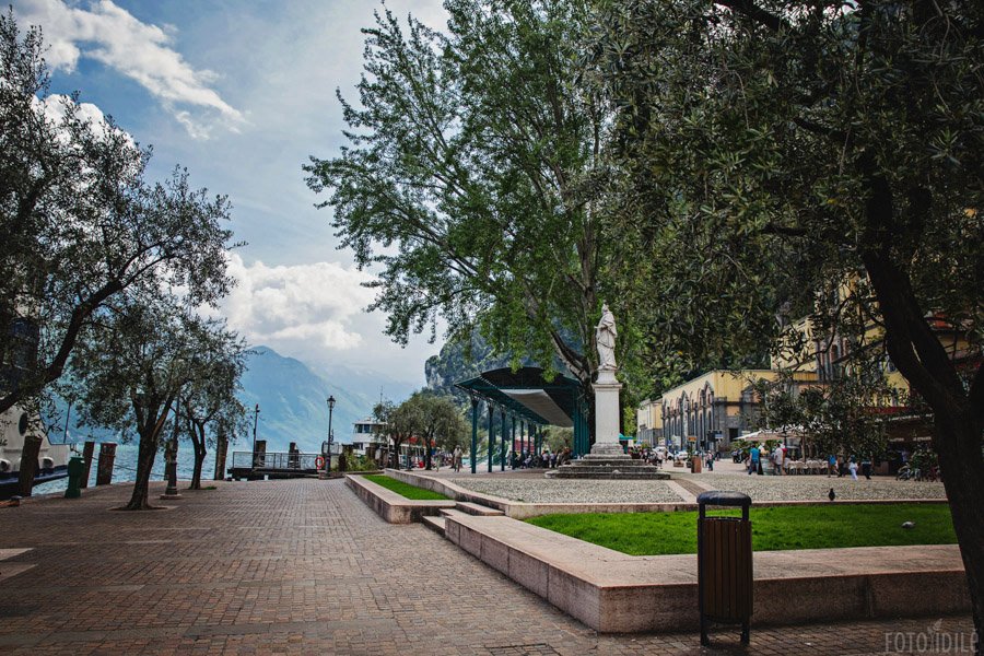 Riva del Garda miestelio aikštė