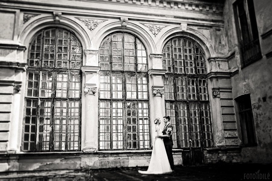 Romantiška vestuvių fotosesija Vilniaus senamiestyje