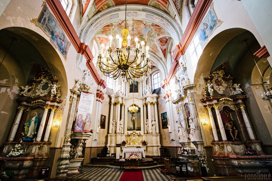 Šv. Kryžiaus atradimo bažnyčios Vilniuje altorius