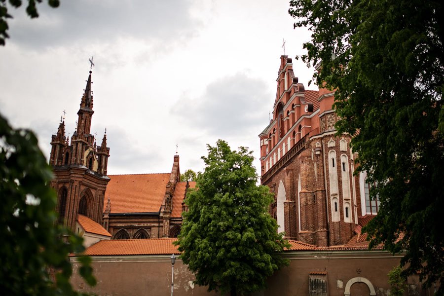 Bernardinų bažnyčia Vilniuje iš šono