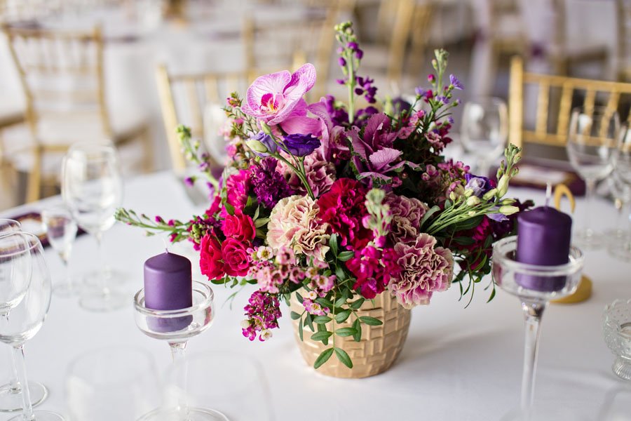 Floristinis stalų dekoras vestuvių šventei