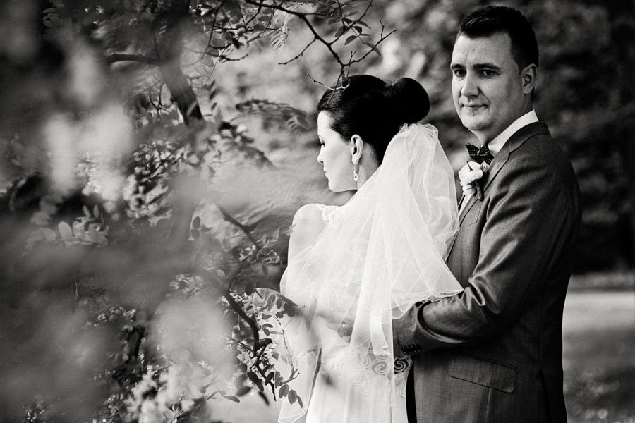 Idiliška vestuvių fotografija Verkių parke Vilniuje