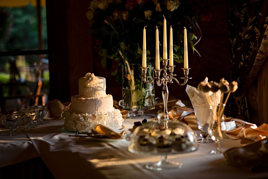 Saldaus stalo dekoras vestuvių pobūviui restorane Marcipanas