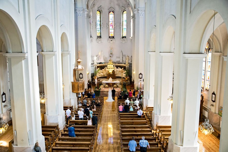 Vestuvių ceremonija Žvėryno bažnyčioje Vilniuje
