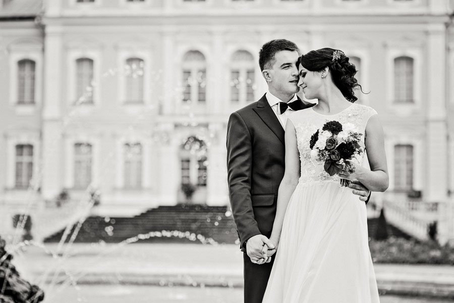 Idiliški vestuvių fotografai Rundalės rūmuose