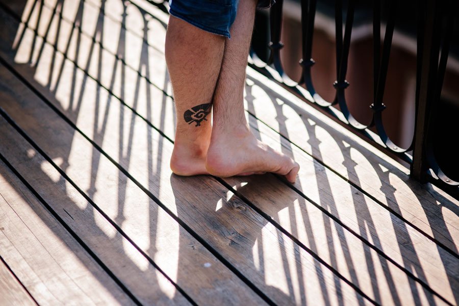 Jaunikio tatuiruotė ant kojos