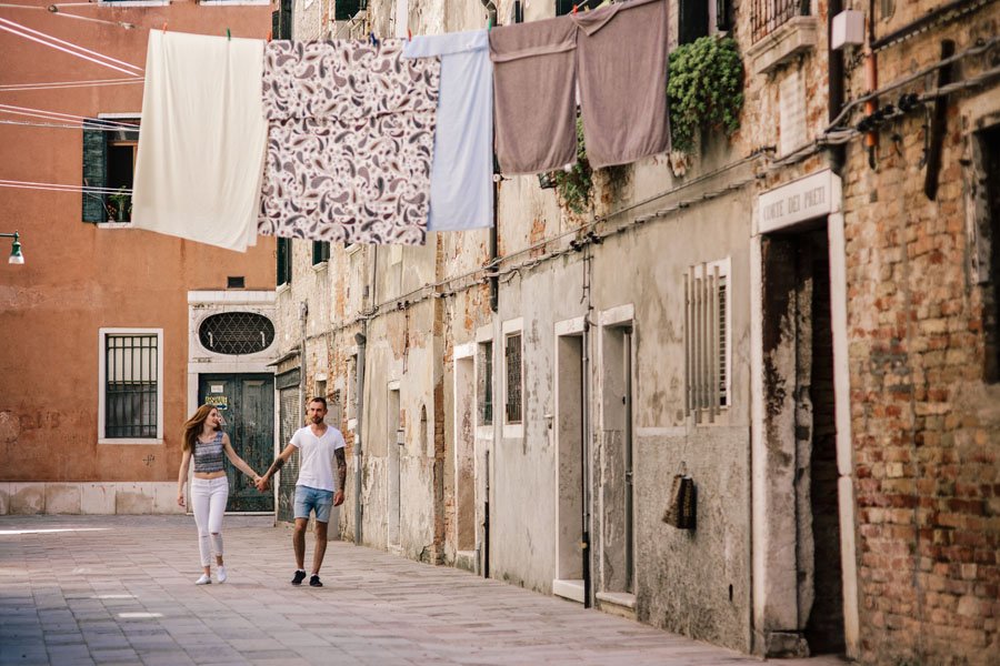 Priešvestuvinė fotosesija su Venecijos skalbiniais
