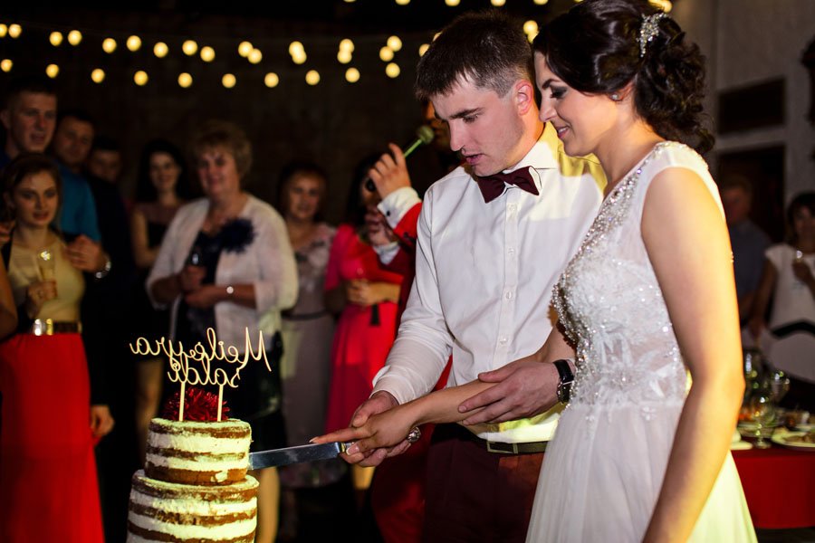 Torto pjovimas vestuvių vakarą Pasvalyje