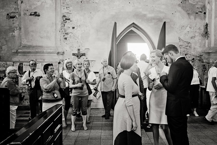 Turistai Šv. Jurgio kankinio bažnyčioje