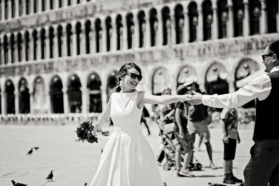 Vestuvių fotografai San Marco aikštėje Venecijoje