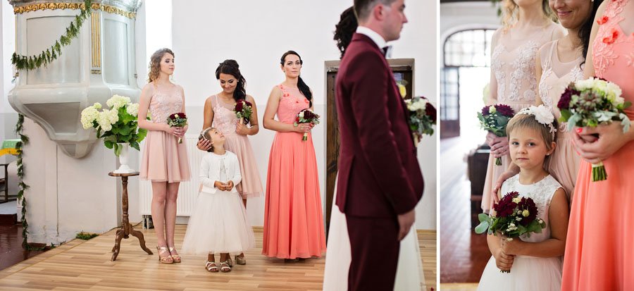 Vestuvių fotografai fotografuoja Krinčino bažnyčioje