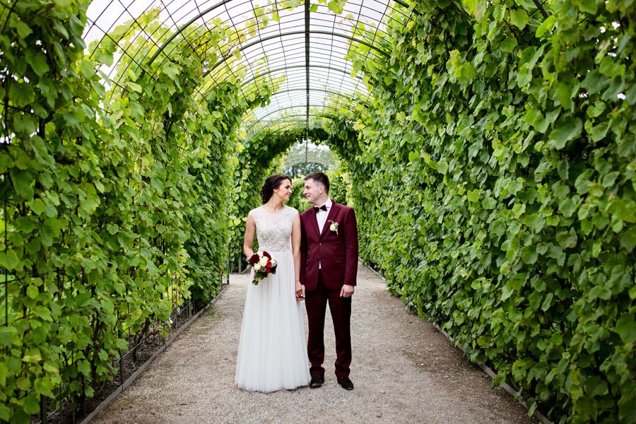 Vestuvių fotografai fotosesijai renkasi Latviją