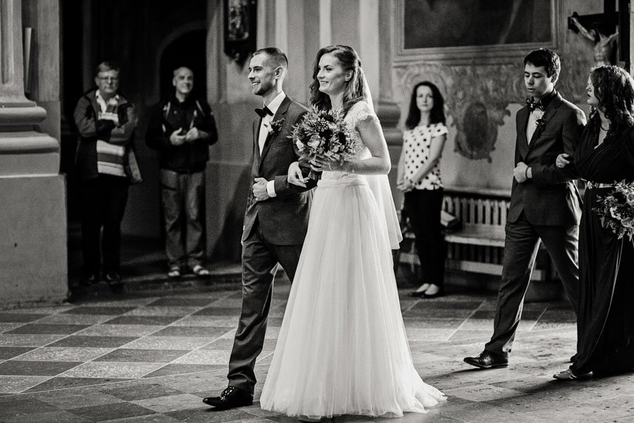 Vestuvių fotografai Šv. Teresės bažnyčioje Vilniuje