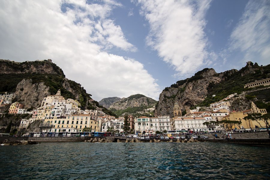 Amalfi miestelio panorama iš jūros