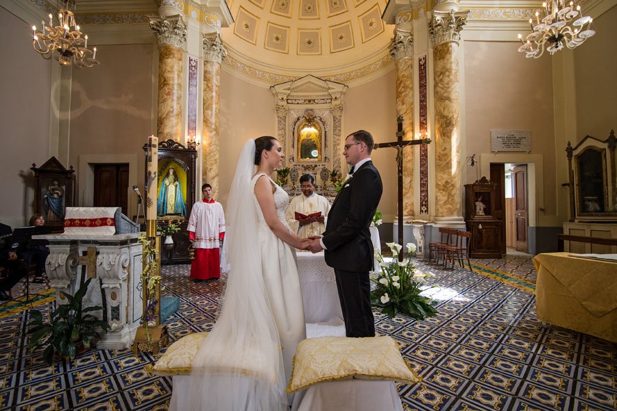 Santuokos priesaika bažnyčioje Italijoje