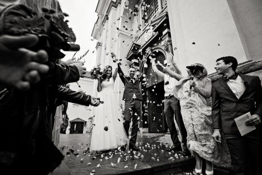 Vestuvių fotografai Šv. Teresės bažnyčioje Vilniuje